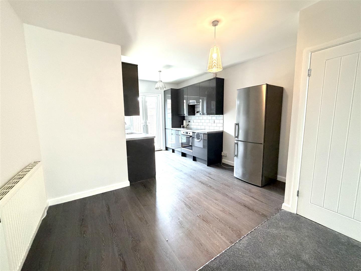 2 bed property in St. James Road, Carshalton